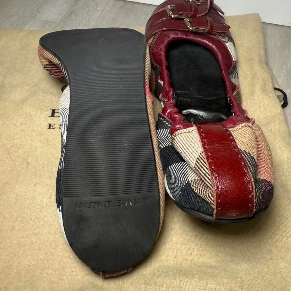 Burberry Nova Check Ballet Flats Red Leather Buckle Women Size 35 us 4.5-5 - Picture 6 of 8